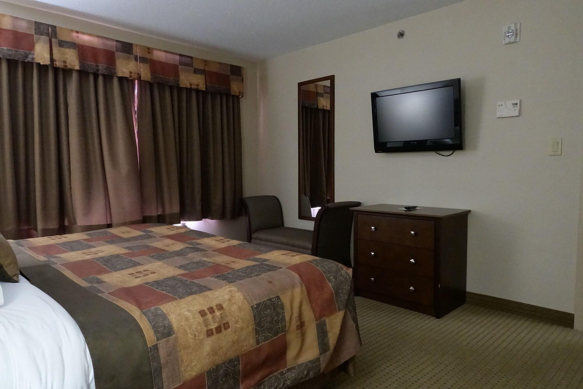 Hotel Ramada By Wyndham Weyburn Exterior foto